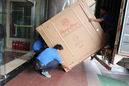 和龙钢琴贵重工艺品无忧运